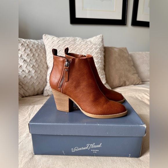 New Women's Target Universal Thread Tan Brown Ankle Boots Block Heel NIB NWT 7 - Picture 2 of 12